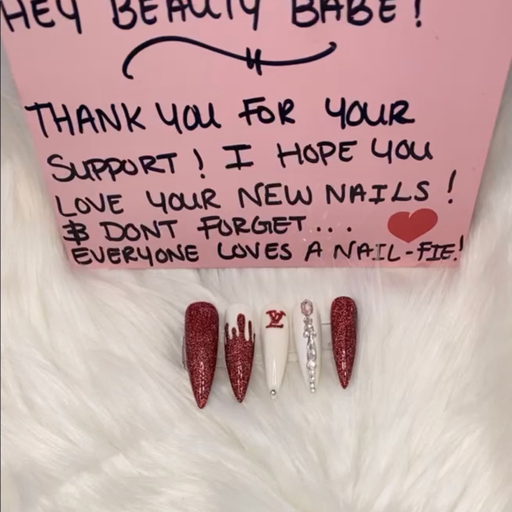 Press On Nails " Luxury Beauty " - Picture 2 of 5